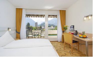 Superior Twin Room with Balcony and Mountain View