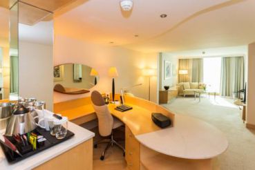 King Relaxation Suite with Executive Lounge Access