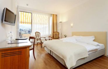 Comfort Double Room with Queen Size Bed - Lake View