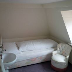 Single Room with Shared Bathroom