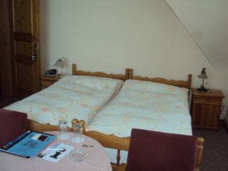 Двухместный номер с 2 отдельными кроватями и видом на озеро