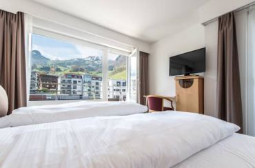 Double Room with Bath and Mountain View