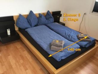 Стандартный номер с кроватью размера 