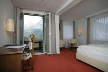 Queen Double Room with Mountain View